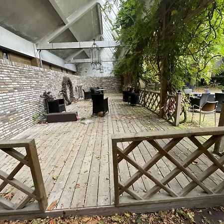 Guest house With Ac, Wifi & Free Parking *